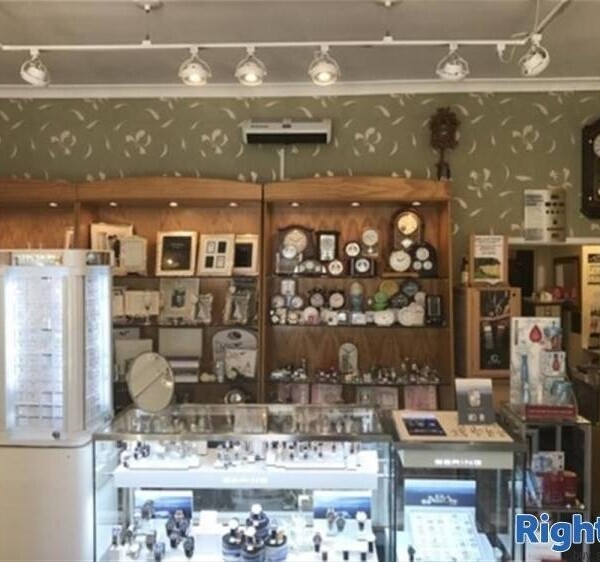 JEWELLERS - Highlands Photo 3