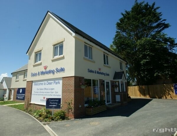 2 COASTAL GROUND FLOOR SHOP UNITS FOR SALE IN DEVON Photo 3