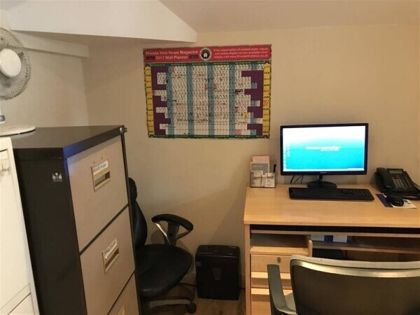 FREEHOLD PRIVATE TAXI HIRE BUSINESS FOR SALE IN RAINHAM/ESSEX Photo 3