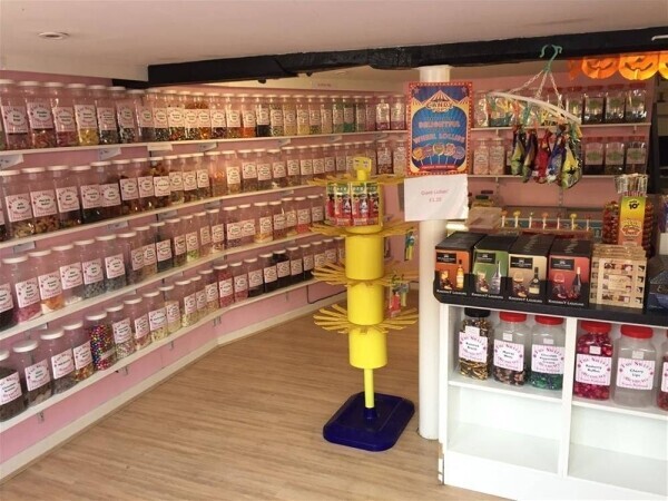 TRADITIONAL LOOSE SWEETS & CONFECTIONERY EMPORIUM ON PRINCES RISBOROUGH HIGH STREET Photo 3