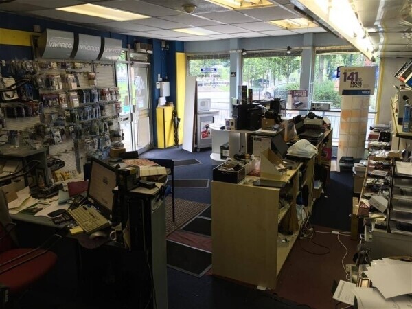 TOWN CENTRE COMPUTER REPAIRS & SALES COMPANY FOR SALE IN ASHTON UNDER LYNE Photo 3