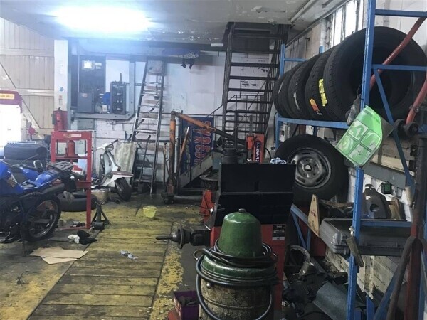 THRIVING MOT TESTING CENTRE & AUTO REPAIRS WORKSHOP FOR SALE IN WORTHING Photo 3