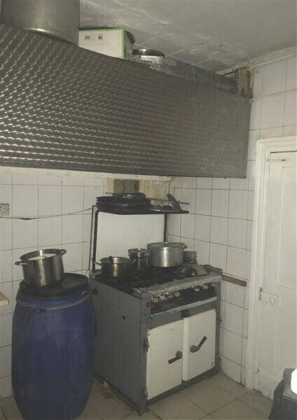 POPULAR FASTFOOD TAKEAWAY & DELIVERIES WITH PRIVATE APARTMENT FOR SALE IN MITCHAM Photo 3
