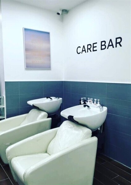 STYLISH HAIR & BEAUTY STUDIO FOR SALE IN CLECKHEATON TOWN CENTRE Photo 3