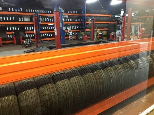 REPUTABLE TYRE & WHEEL ALIGNMENT GARAGE FOR SALE. PRIME LOCATION SMETHWICK. HUGE POTENTIAL SITE Photo 2