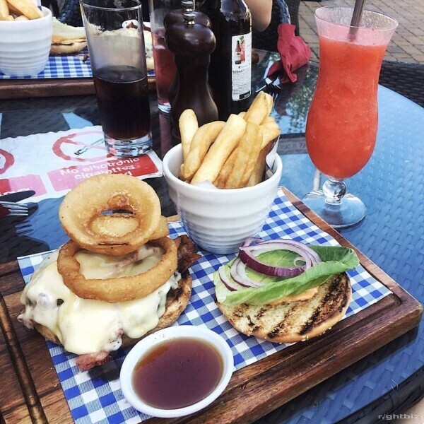 High street modern grill and bar established and growing trade excellent profits with opportunities Photo 3
