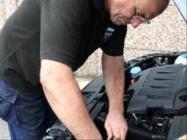 MOT TESTING & REPAIRS CENTRE NEAR ST ALBANS Photo 3