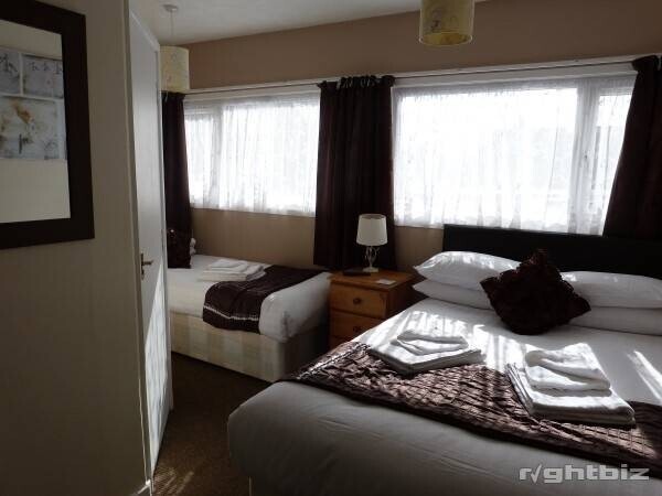 9 Bedroom Guest House in Clacton Essex Close to Sea front, pier and town centre Photo 3