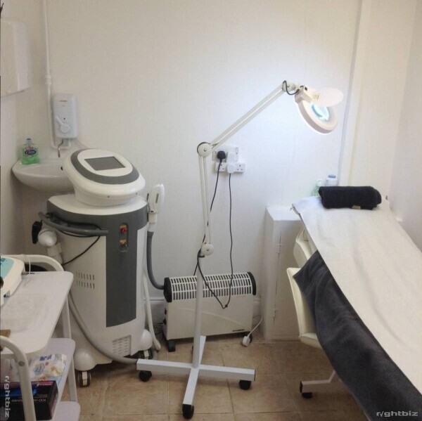 Hairdressers/Beauty salon for sale Photo 3