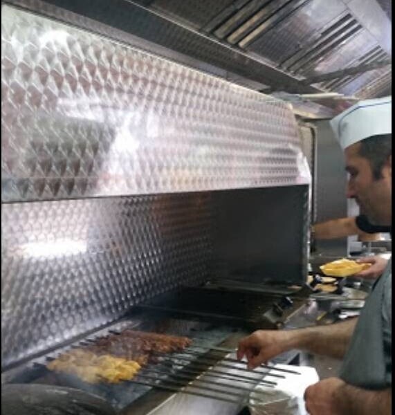 KEBAB SHOP IN PONDERS END, GREAT POTENTIAL! Photo 3