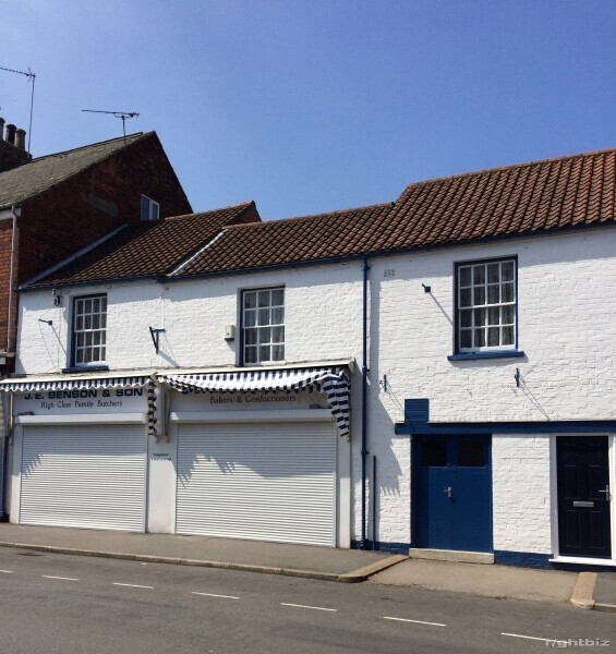 Business & property for sale, large triple fronted retail property, flat with development potential Photo 3