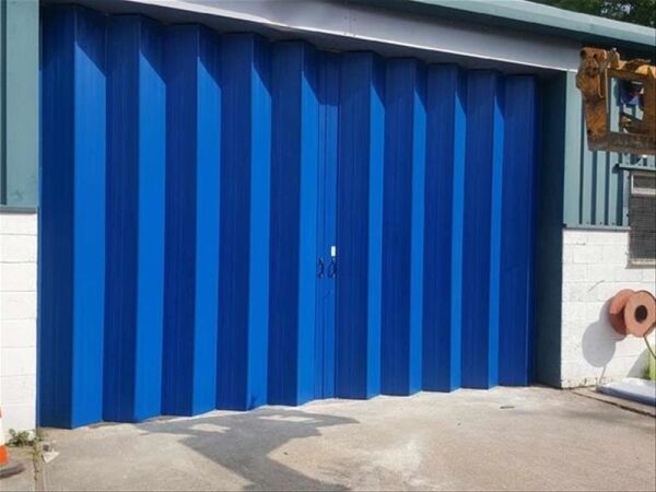 INDUSTRIAL DOOR AND LOADING BAY SYSTEMS