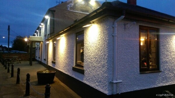 100 seater restaurant with 40 space bar. Outside decking area for 50, Beer garden for 80 Photo 3