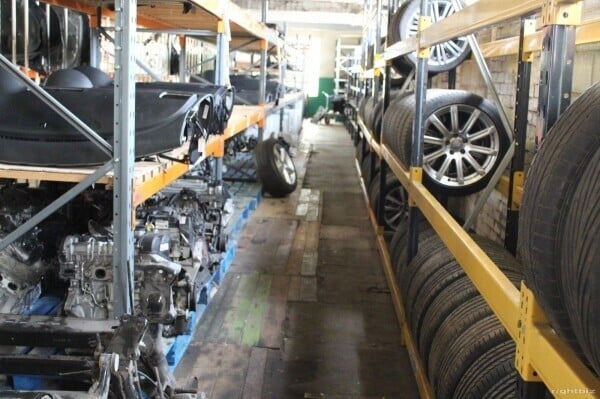 FULLY LICENSED INDOOR VEHICLE SALVAGE BREAKERS YARD SCRAP YARD MAILORDER BUSSINESS VW AUDI BREAKERS Photo 4