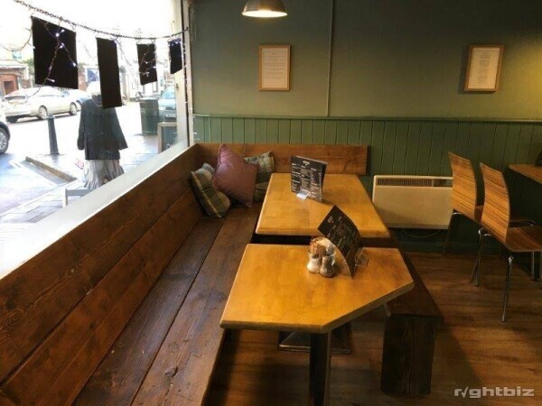 POPULAR TOWN CENTRE LOCK UP SANDWICH BAR AND CAFE – Crediton, Devon Photo 3
