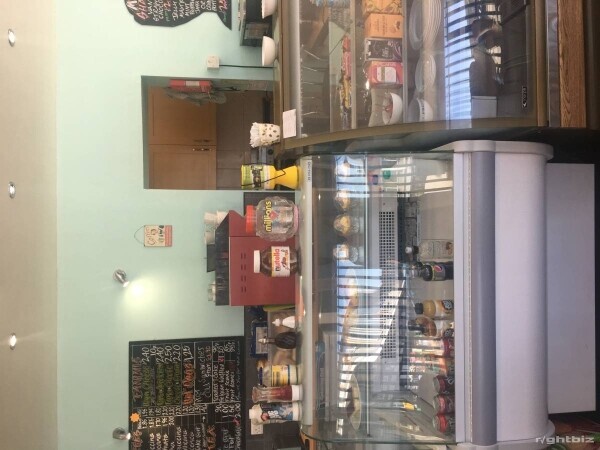 Cafe&milkshake bar in a thriving market town Photo 3