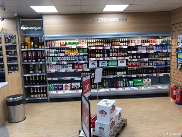 Long established thriving off licence and convenience store in a VERY busy shopping parade. Photo 4