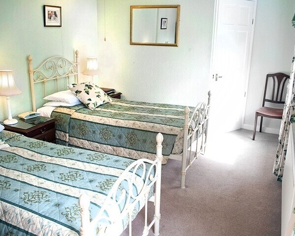 EXCEPTIONAL 4* GUEST HOUSE (7 LETTING ROOMS) – SUFFOLK Photo 3