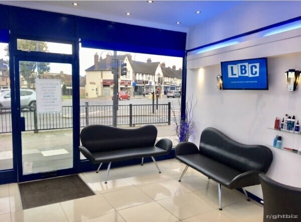 Unisex Hairdressing Salon, South London Photo 3