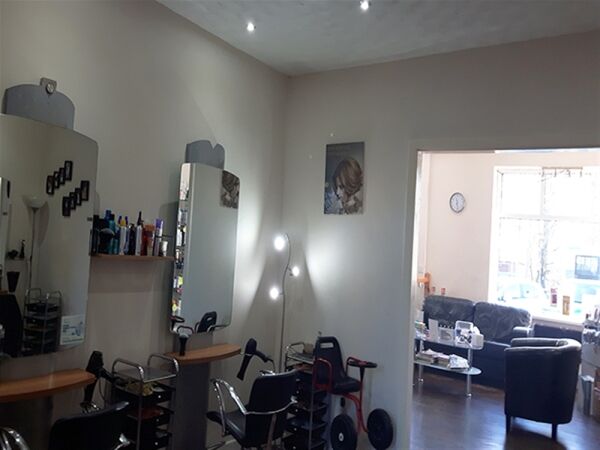 WELL ESTABLISHED UNISEX HAIR SALON - LANCASHIRE