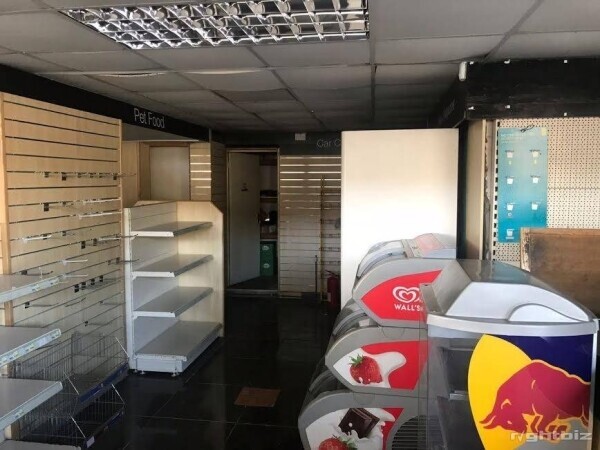 *TEXACO PETROL STATION FOR RENT* With 4 x Filling Pumps - Double Sided *With Convince Store* Photo 3