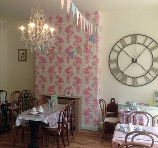 POPULAR & ESTABLISHED TEA SHOP - DERBYSHIRE Photo 3