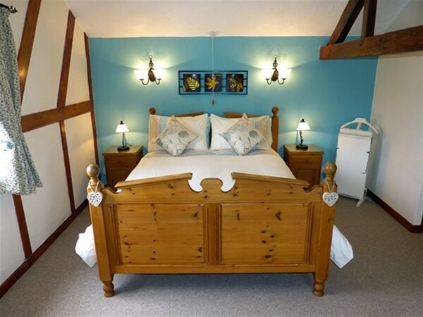 EXCEPTIONAL 7 BEDROOM HOTEL - LEICESTERSHIRE/WARWICKSHIRE BORDER Photo 3