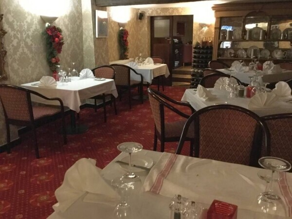 Beautiful Hotel & Restaurant Offering The Finest Dining Photo 3