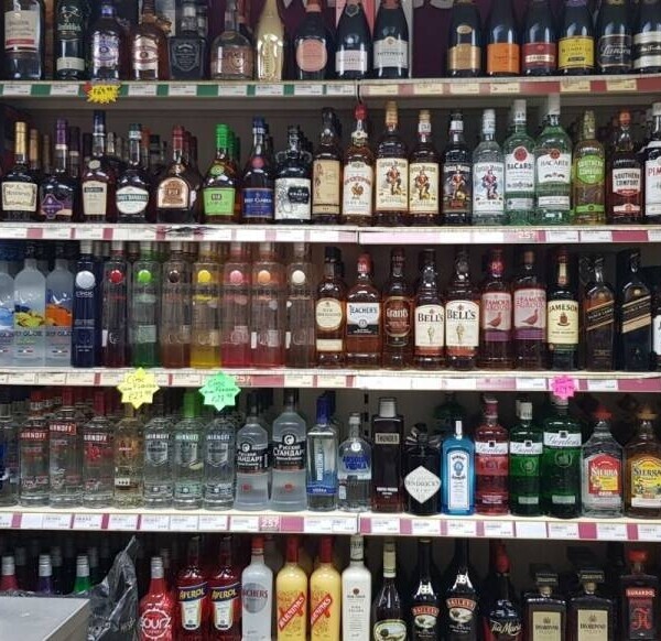 Convenient Store For sale in Rickmansworth Leasehold Photo 3