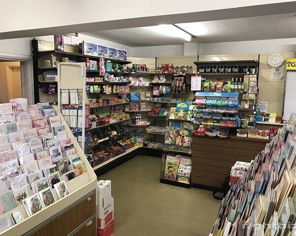 NEWSAGENTS WITH 2 BEDROOM FLAT - WARWICKSHIRE Photo 3