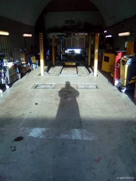 MOT & Repairs Garage Windsor, Berkshire, Fantastic Location Photo 3