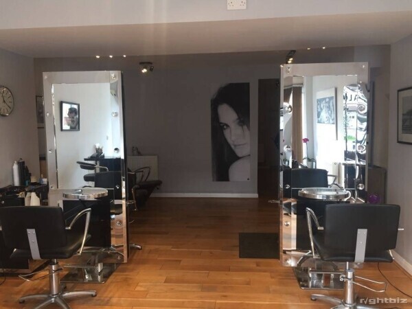 FREEHOLD HAIR SALON WITH ACCOMMODATION, KENT Photo 3