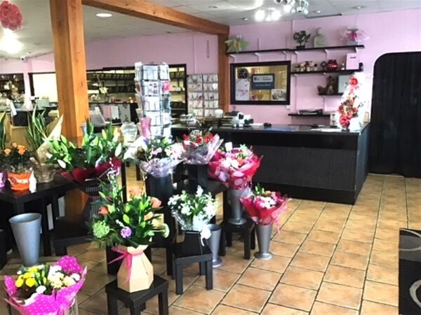 WELL ESTABLISHED FLORIST - CUMBRIA WELL ESTABLISHED FLORIST - CUMBRIA