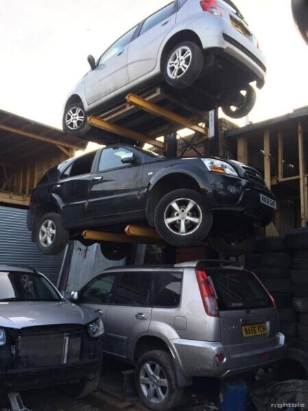 FULLY LICENSED SCRAP YARD/VEHICLE DISMANTLER/ CAR BREAKERS BUSINESS FOR SALE Photo 3