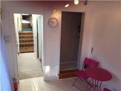 Vacant Hair & Beauty Salon for sale - East Grinstead Photo 3