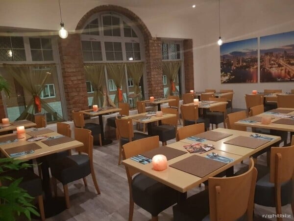 Lucrative Prime Location Thai Restaurant for sale in beautiful North Wales sought after area Photo 3