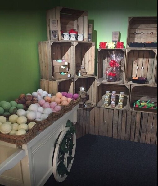 Edible Bouquets & Fruit Display Specialists Photo 3