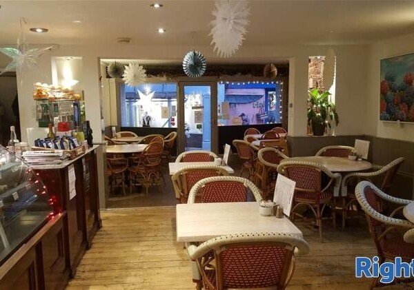 Under Offer: Popular South-Hams Licensed Cafe and Bistro For Sale in Totnes Photo 3