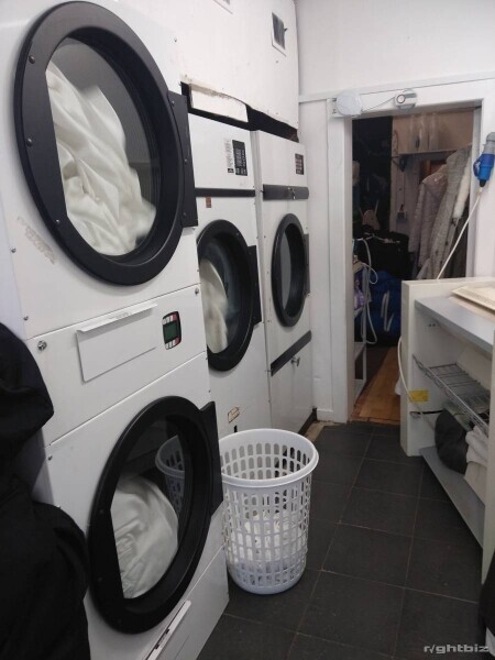 Busy Laundrette For Sale Photo 3