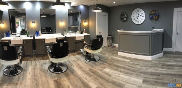 Well Established Barber Shop with staff in place - prime housing estate location Photo 3