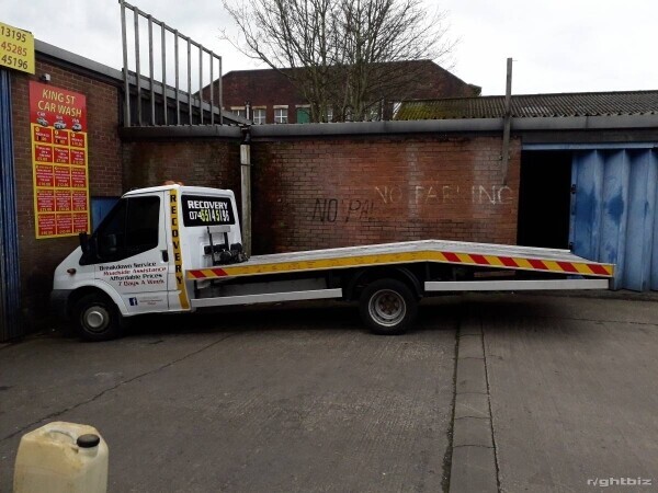 Large premises carwash, garage, body spray room, large office space, units, parking Photo 3