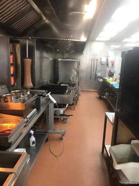 London Properties are pleased to offer to the market this well-established Indian takeaway with 3-be Photo 3