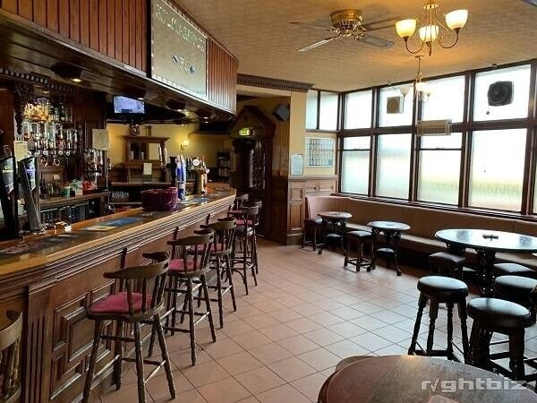 Public Bar & Separate Restaurant, Kilmarnock (ref. 1222) Photo 3