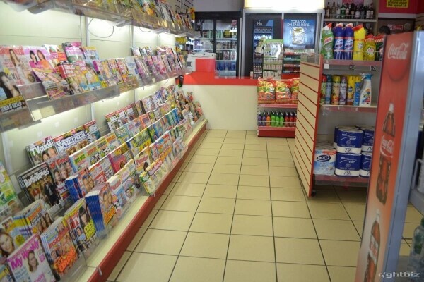 Exclusive to the market, this busy hidden gem is located in Wednesfield, Wolverhampton £8k PW Taking Photo 3