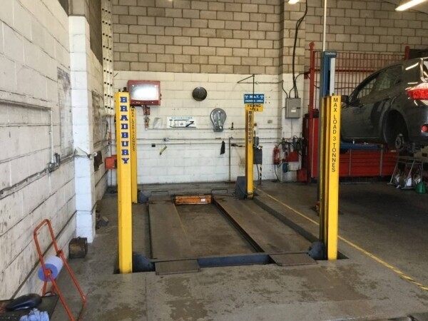 Highly Reputable Garage/MOT and Service Centre Photo 3