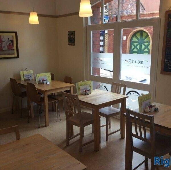 ESTABLISHED DAYTIME CAFE, Worcester. Attractive city centre location. Photo 3