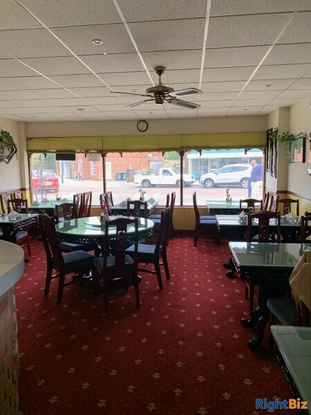 Freehold for sales - Licenced Restaurant, adjoining shop and two 2 bed flats in Hayling Island Photo 3