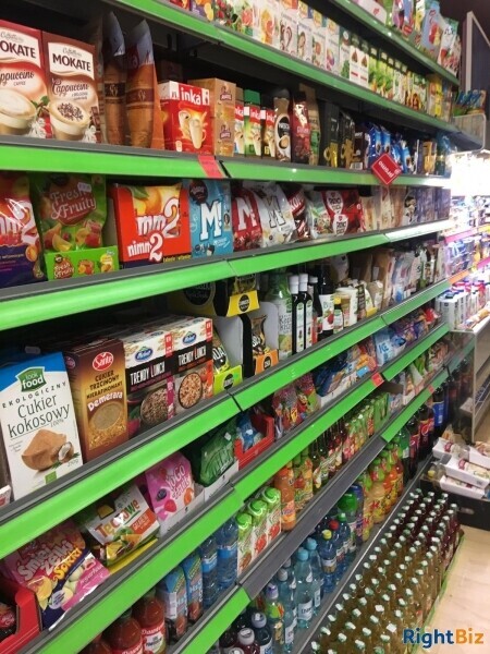 Grocery and off licence store Photo 3