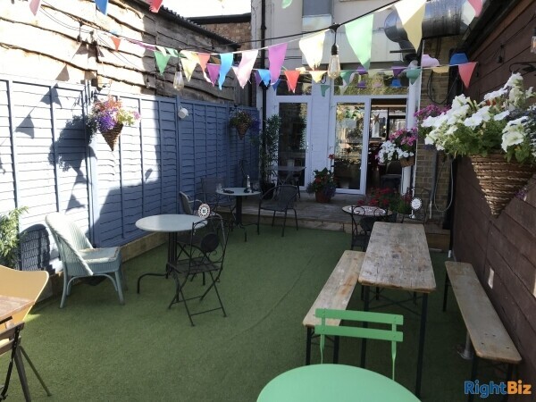 Busy trendy cafe/coffee shop for sale on High Street. Popular spot with garden and regular customers Photo 3