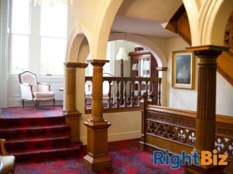 Luxurious Bed and Breakfast set in a historic Manor House Photo 3